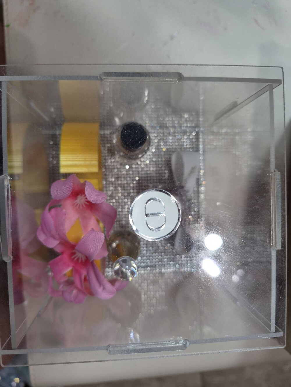Dior Sampler Shadow Box - Picture 8 of 8